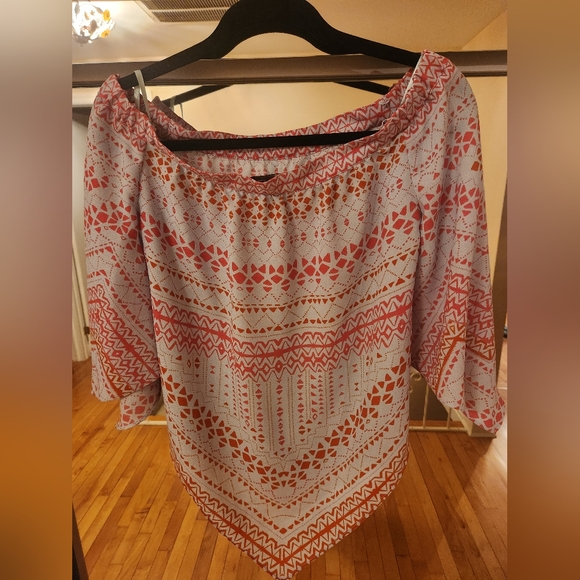 BCBG Maxazaria off the shoulder top - Picture 2 of 2